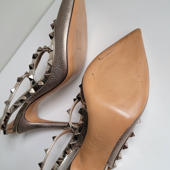 Valentino Garavani Rockstud Strapped Pumps - Picture 9 of 13